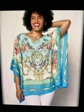 Belle by Kim Kravel Floral Baroque High Status Poncho Top Marina Blue L